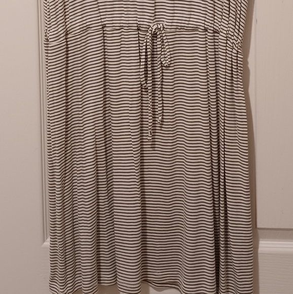 2 PCS LA RELAXED MODAL COTTON DRESSCOMFORTABLY CUTE SIZE IS SMALL 95% MODAL - Picture 4 of 6